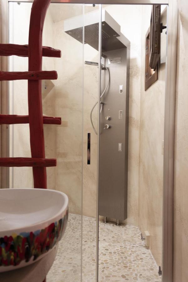 Deluxe Suite Spa Bath