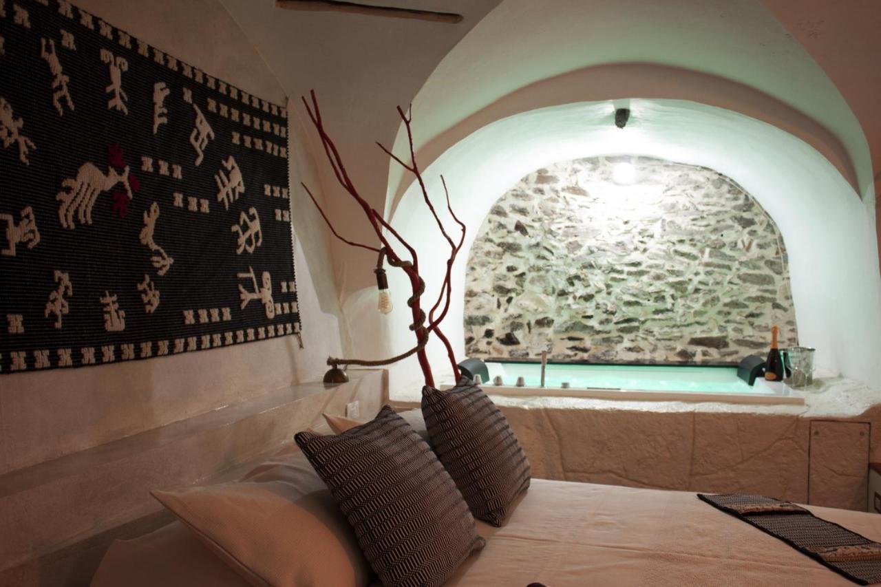 Deluxe Suite Spa Bath